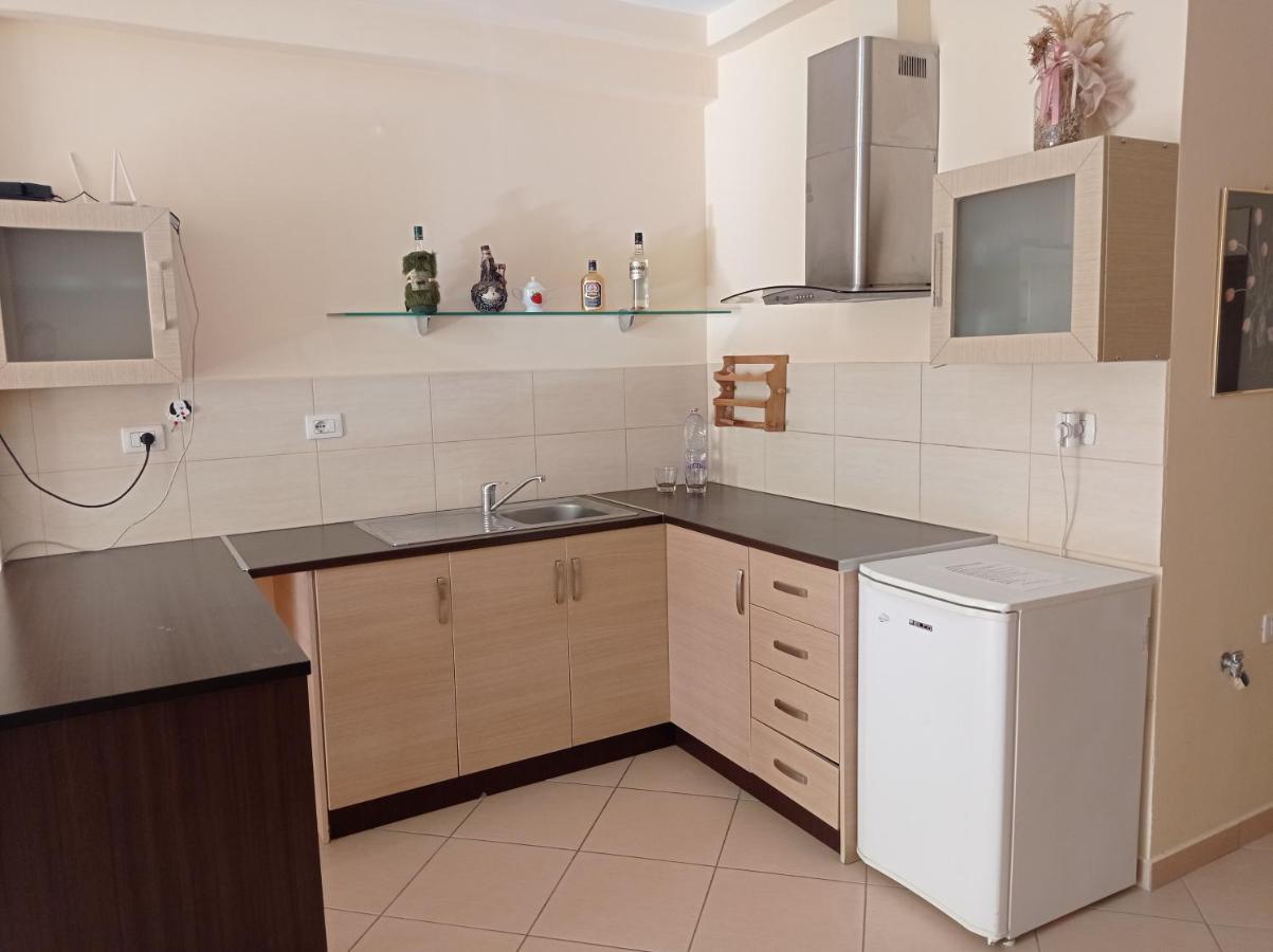 Summer Life Apartments Sarande Bagian luar foto