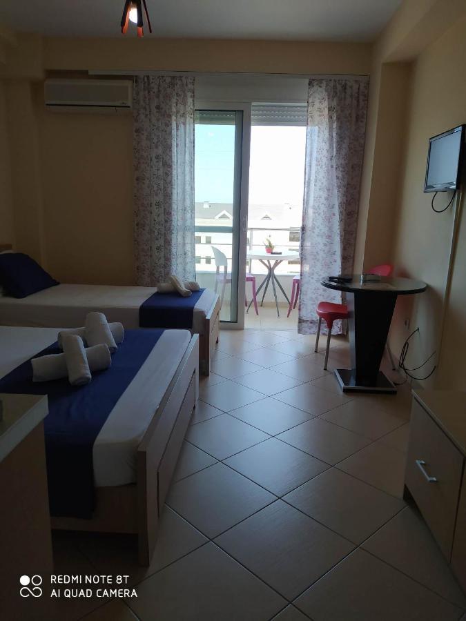 Summer Life Apartments Sarande Bagian luar foto