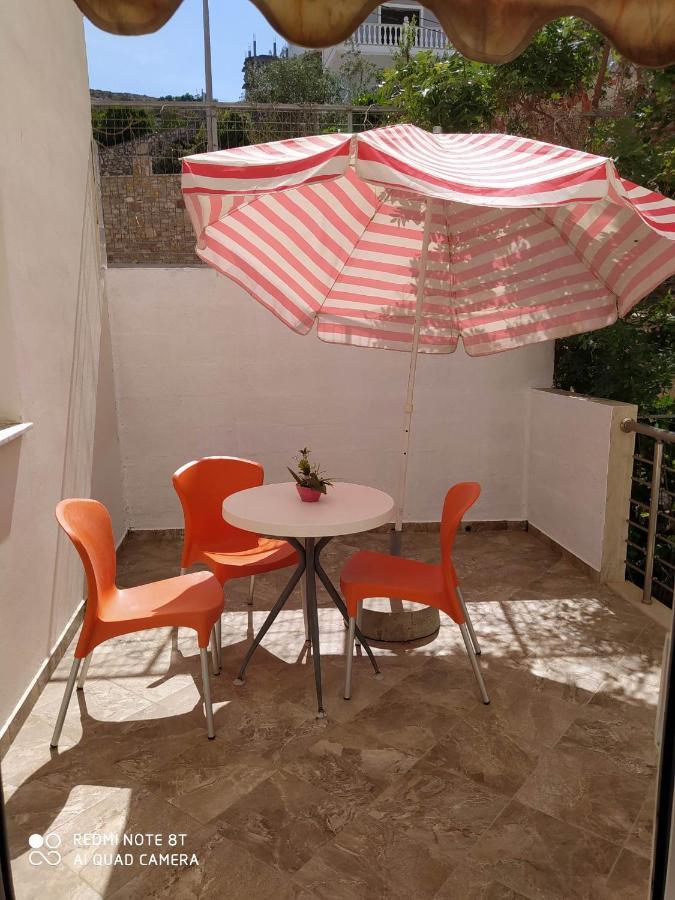 Summer Life Apartments Sarande Bagian luar foto