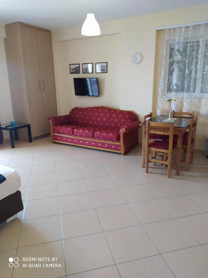 Summer Life Apartments Sarande Bagian luar foto